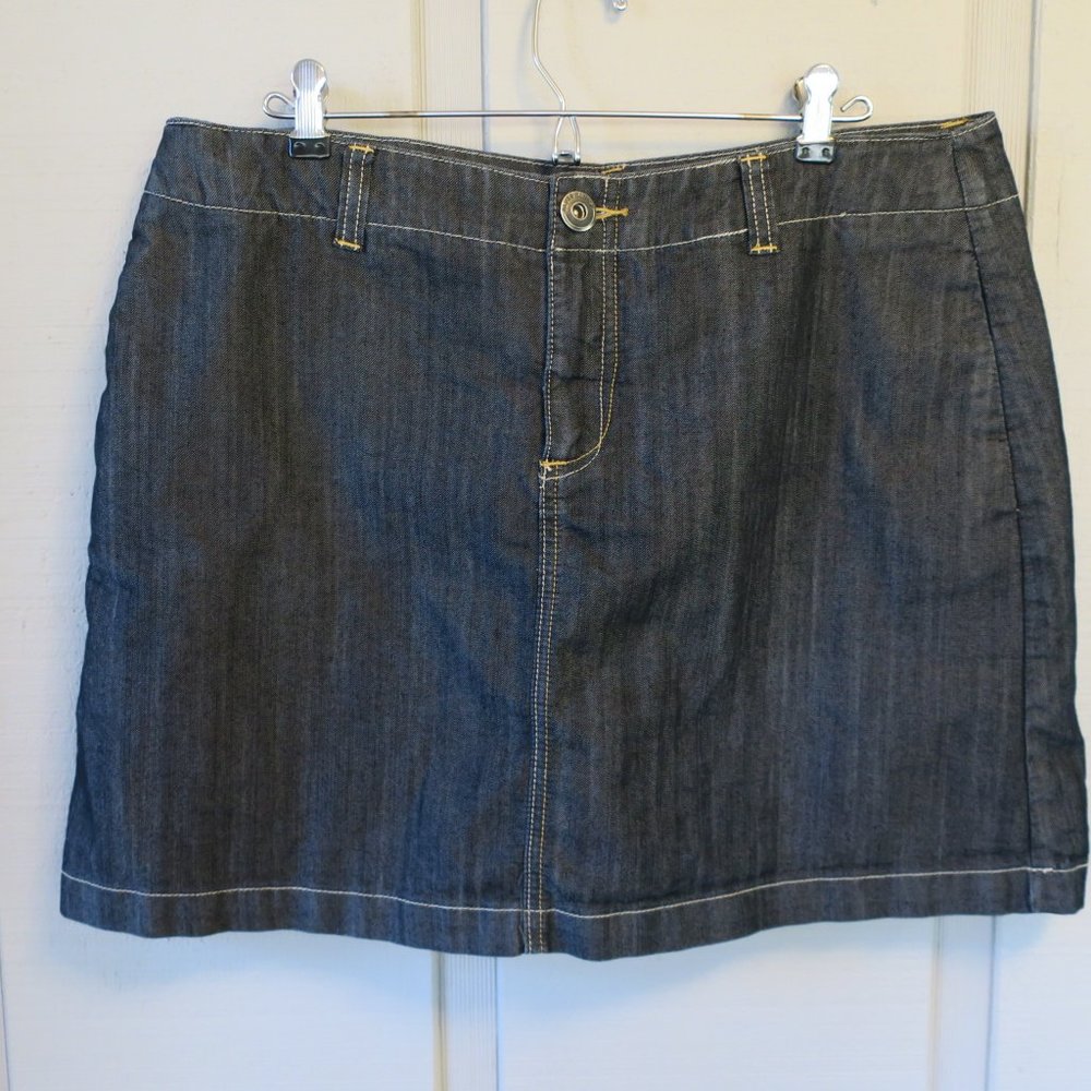 Baccini Jean Skort Dark Denim Size 14